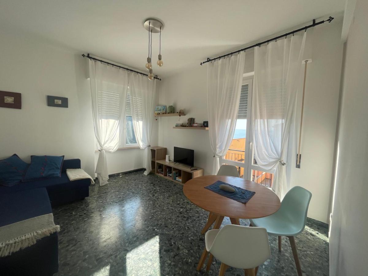 2-Bedroom Sunny Sea View With Balcony, La Casa Di Christine Монтероссо-аль-Маре Экстерьер фото