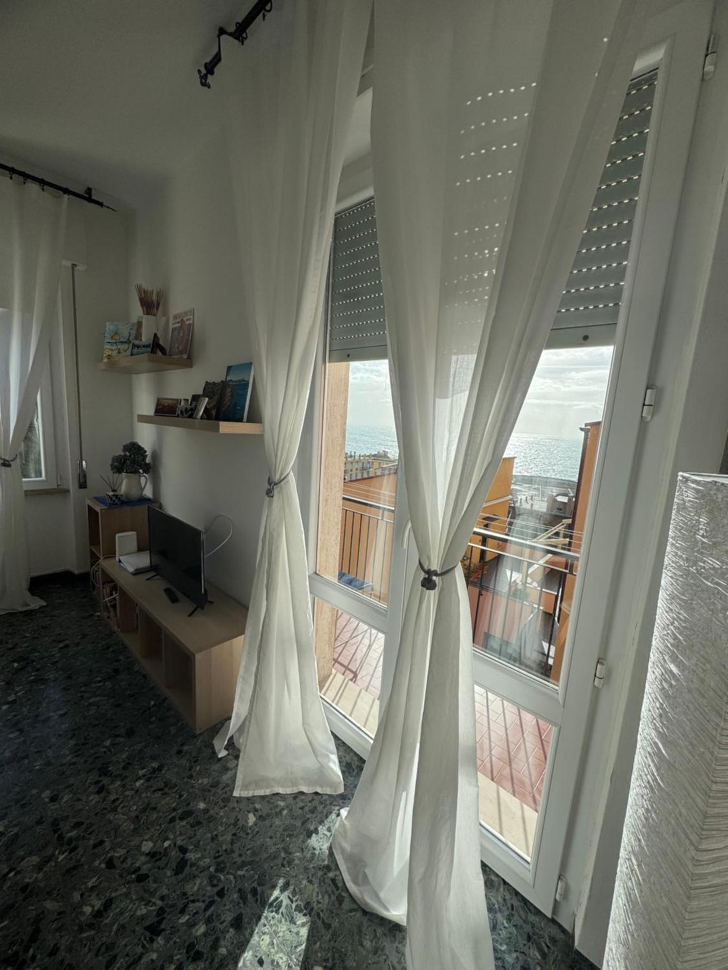 2-Bedroom Sunny Sea View With Balcony, La Casa Di Christine Монтероссо-аль-Маре Экстерьер фото